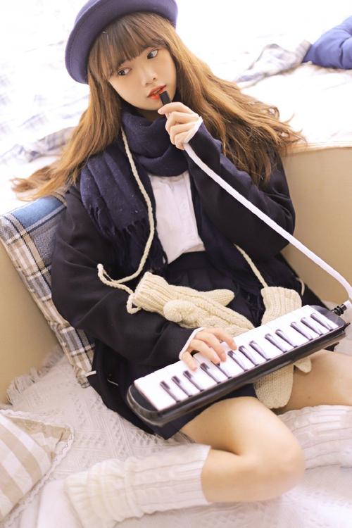 美国美女摸脱光衣服帅哥